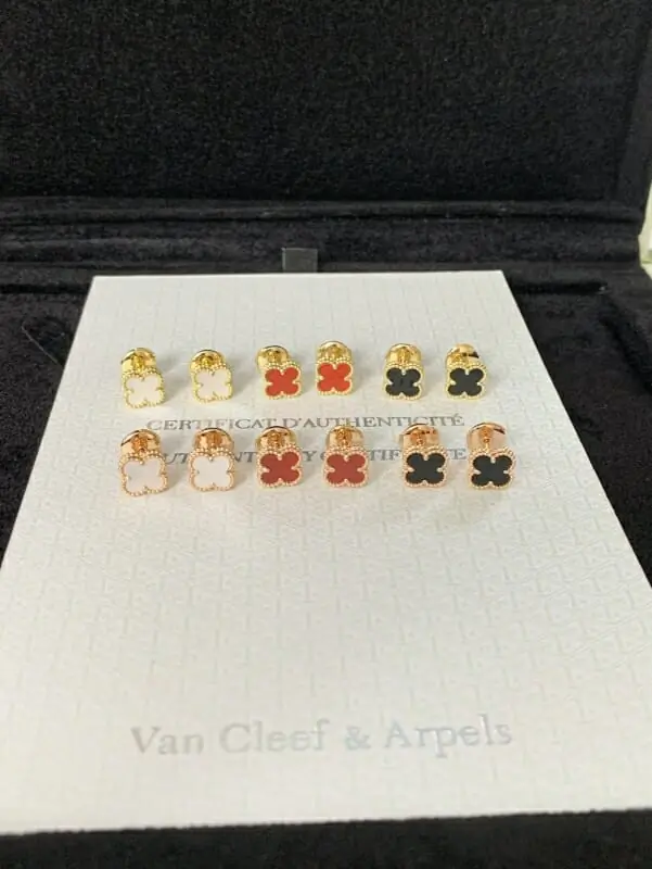 van cleef  arpels boucles doreilles pour femme s_126aaa02